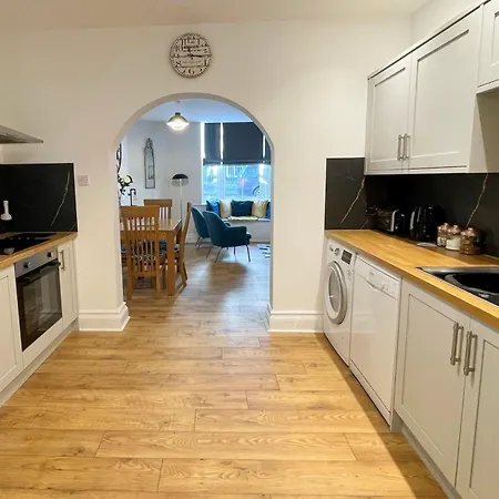 The Old Post Office * Γουίτμπι